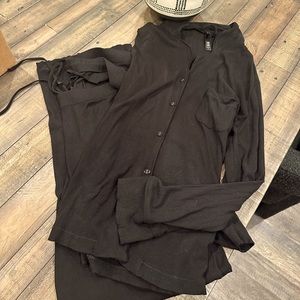 Skims lounge set in onyx. Great condition